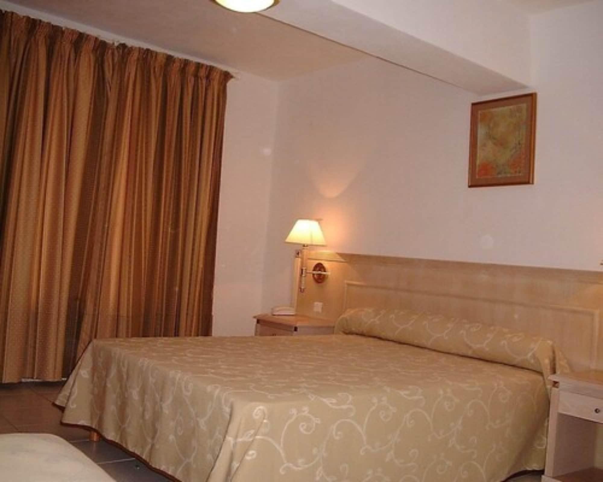Hotel Residence San Pieru Tarcu Екстер'єр фото
